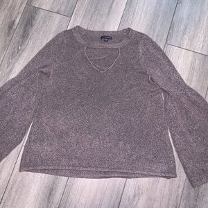 American Eagle womens bell sleeve sweater .. gray/purple color . size medium.